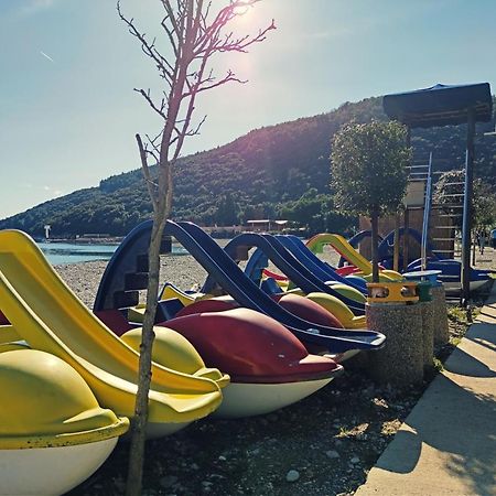 Apartment Noemi With A Direct Beach View 라벡 외부 사진