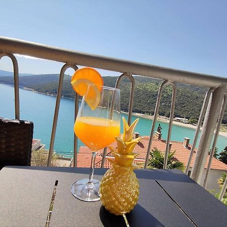 Apartment Noemi With A Direct Beach View 라벡 외부 사진