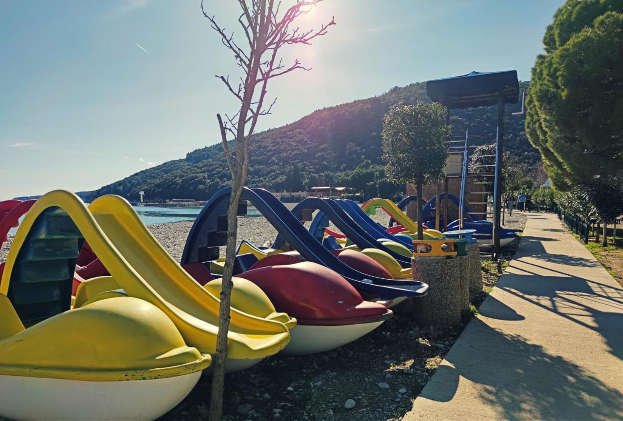 Apartment Noemi With A Direct Beach View 라벡 외부 사진