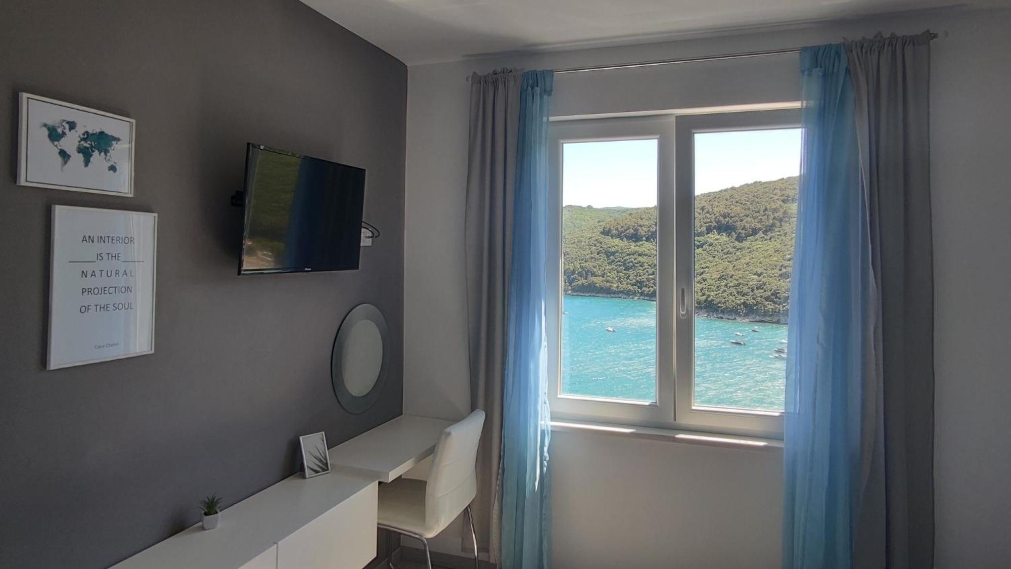 Apartment Noemi With A Direct Beach View 라벡 객실 사진